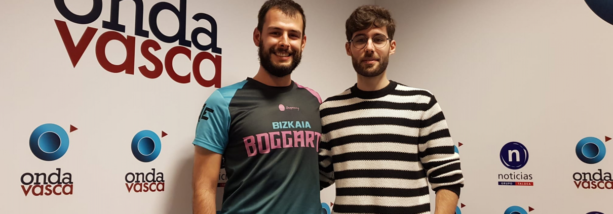 Andoni y Ekaitz presentan la UD Quidditch-a ikastetxean