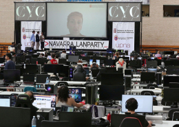 Escenaro de la Navarra Lan Party frente al resto de ordenadores